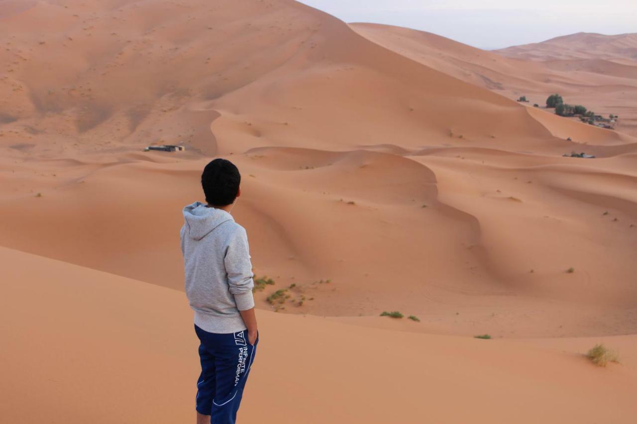 Riad Hotel Les Flamants Merzouga Bagian luar foto