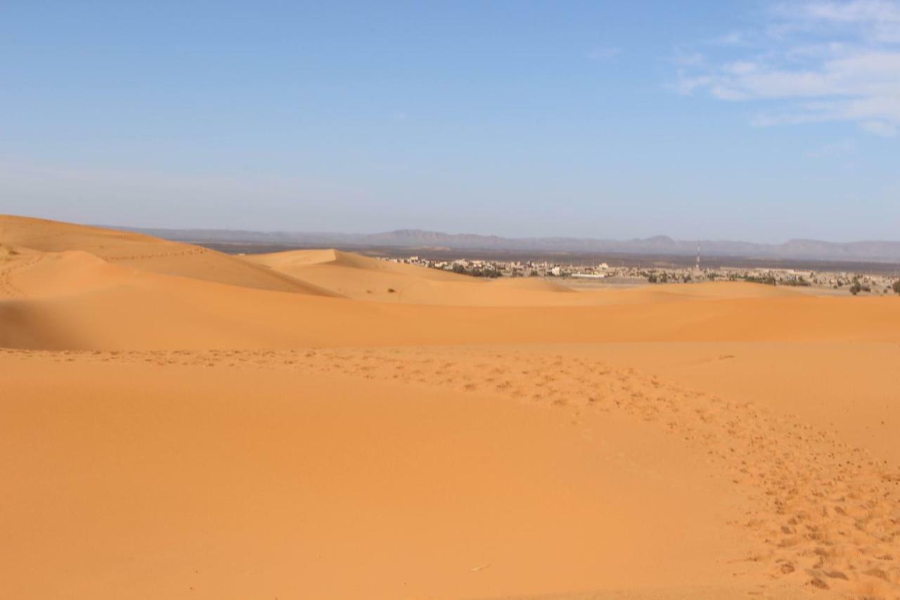 Riad Hotel Les Flamants Merzouga Bagian luar foto