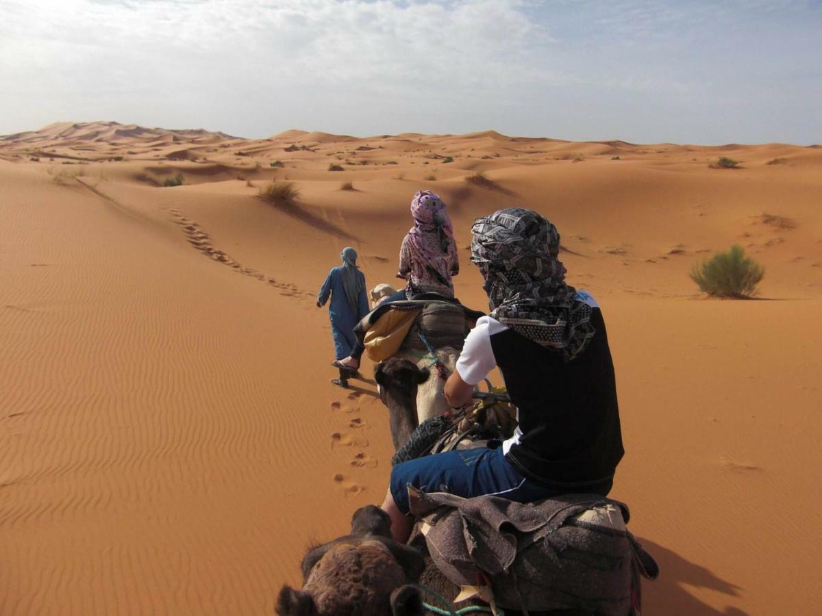 Riad Hotel Les Flamants Merzouga Bagian luar foto