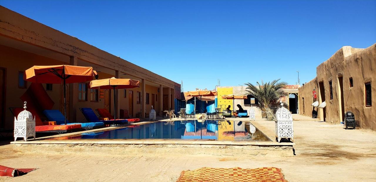 Riad Hotel Les Flamants Merzouga Bagian luar foto