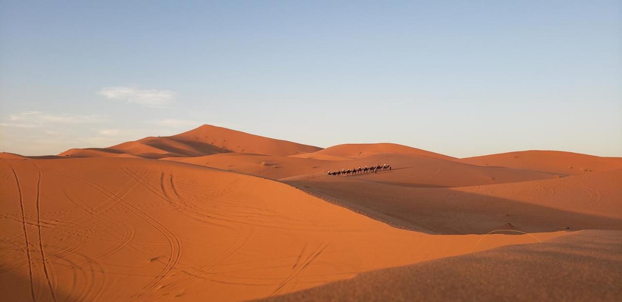 Riad Hotel Les Flamants Merzouga Bagian luar foto