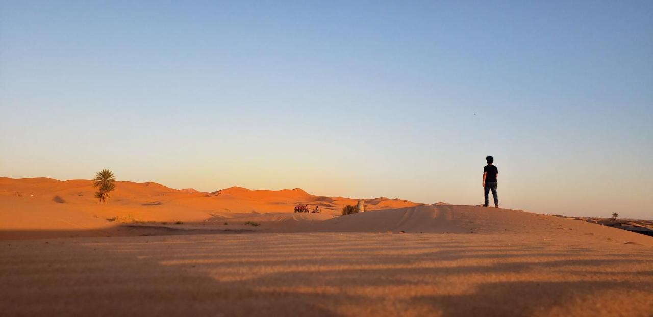 Riad Hotel Les Flamants Merzouga Bagian luar foto